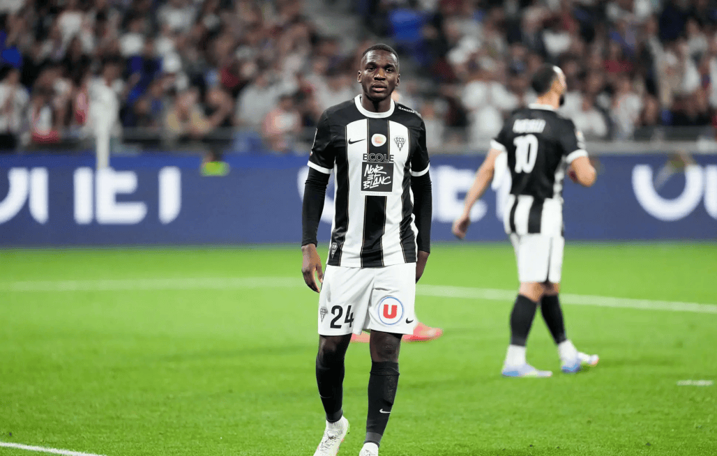 昂热客场惊险夺胜，取得三分的简单介绍