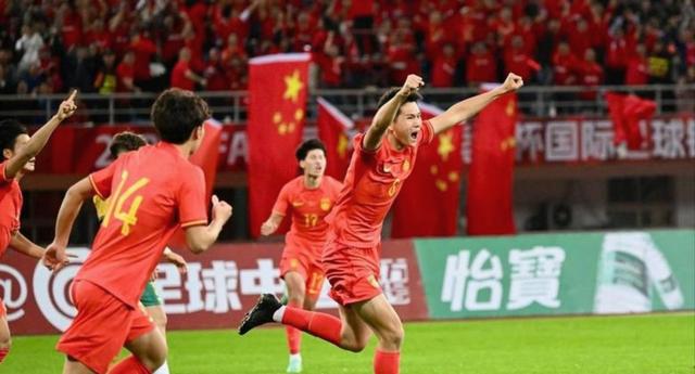 越南队在比赛中打败对手,踢出精彩比赛 越南队在比赛中打败对手,踢出精彩比赛