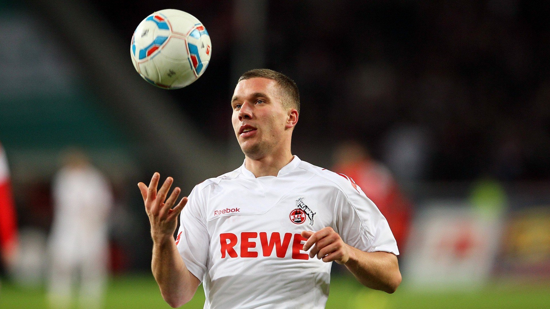 勒沃库森节奏掌控加拿大，布雷默在世界排名争夺战中接管比赛